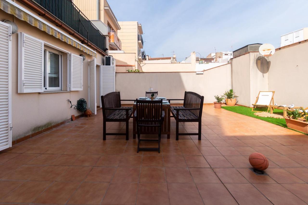 Con Gran Patio Y Excelente Ubicación! Apartamento